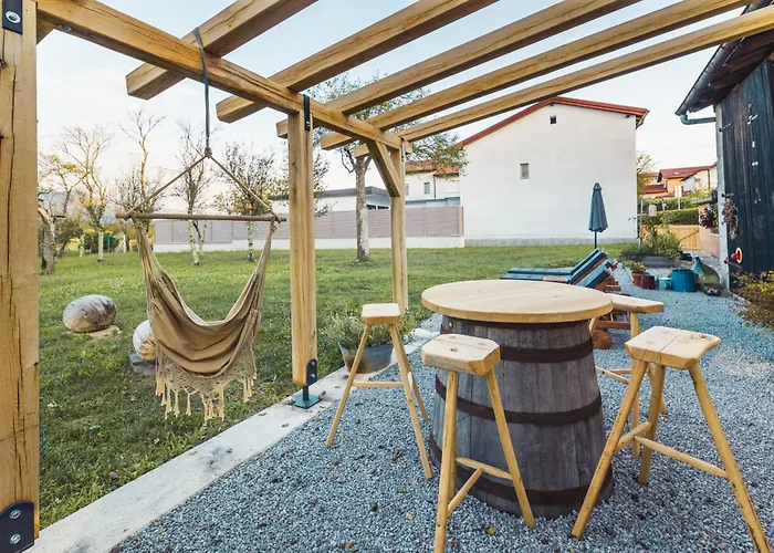 Belakapa Authentic House With Garden And Free Parking
